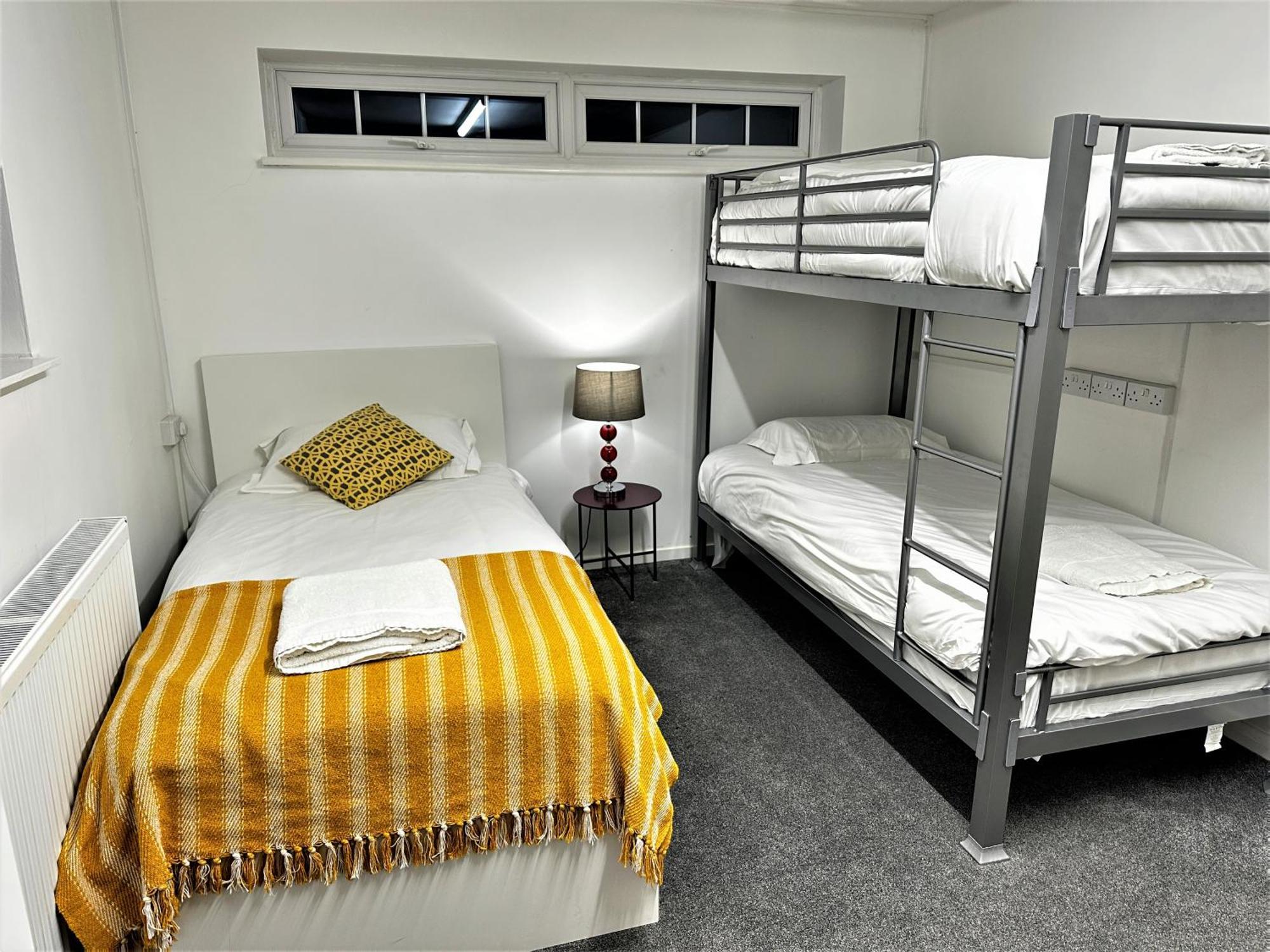 Kennedy Villa - 5 Bedroom House With Hot Tub, Wifi, Free Parkings, Close To Bicester Village Eksteriør billede