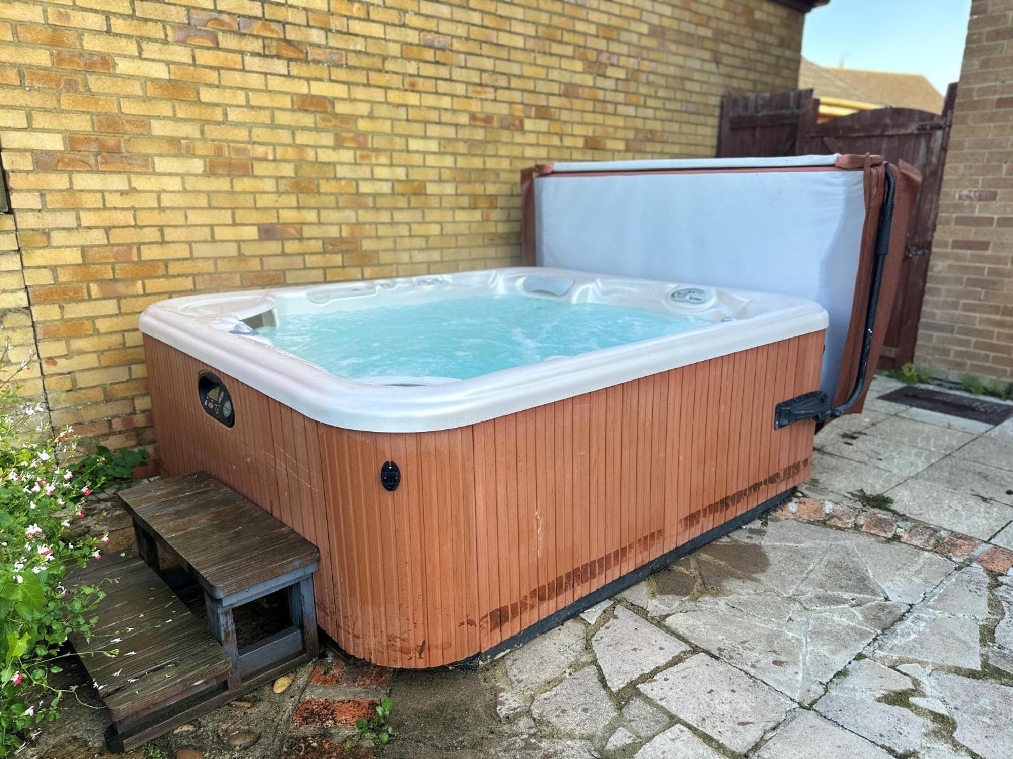 Kennedy Villa - 5 Bedroom House With Hot Tub, Wifi, Free Parkings, Close To Bicester Village Eksteriør billede