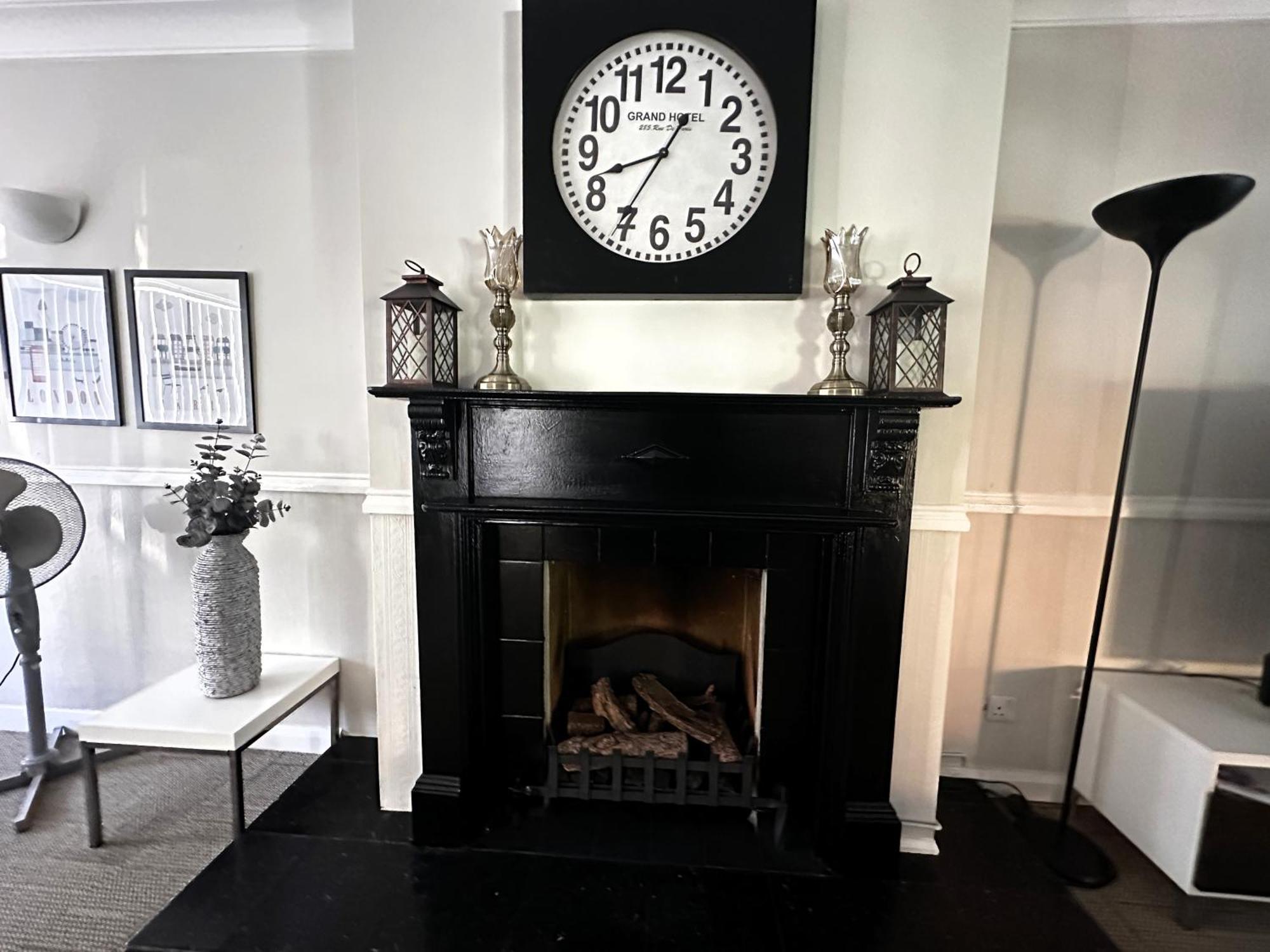 Kennedy Villa - 5 Bedroom House With Hot Tub, Wifi, Free Parkings, Close To Bicester Village Eksteriør billede