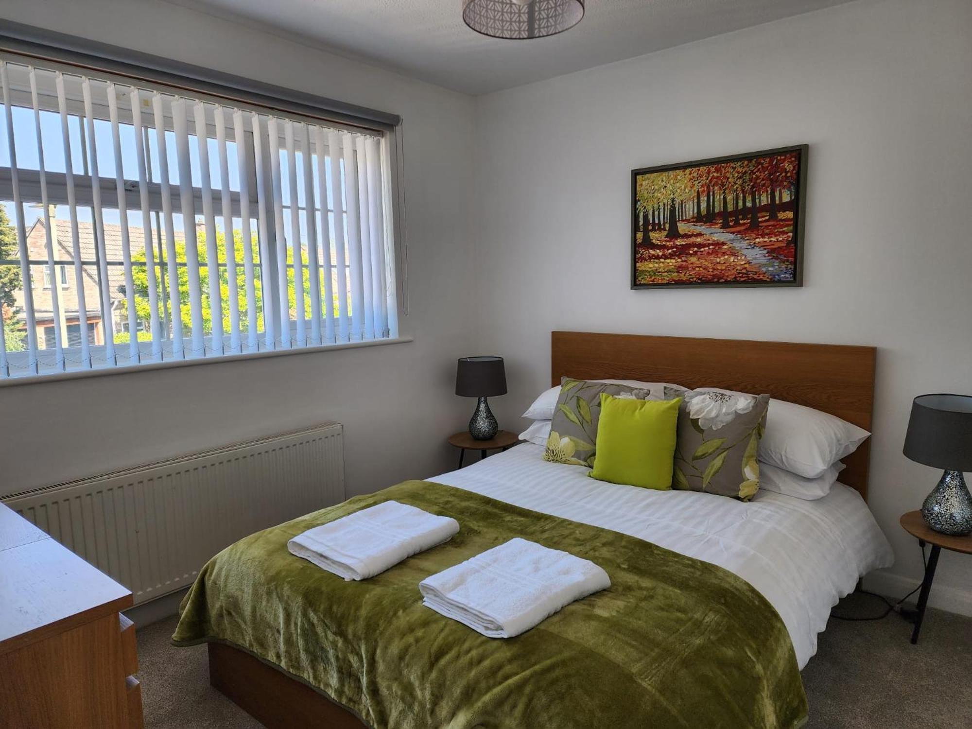 Kennedy Villa - 5 Bedroom House With Hot Tub, Wifi, Free Parkings, Close To Bicester Village Eksteriør billede