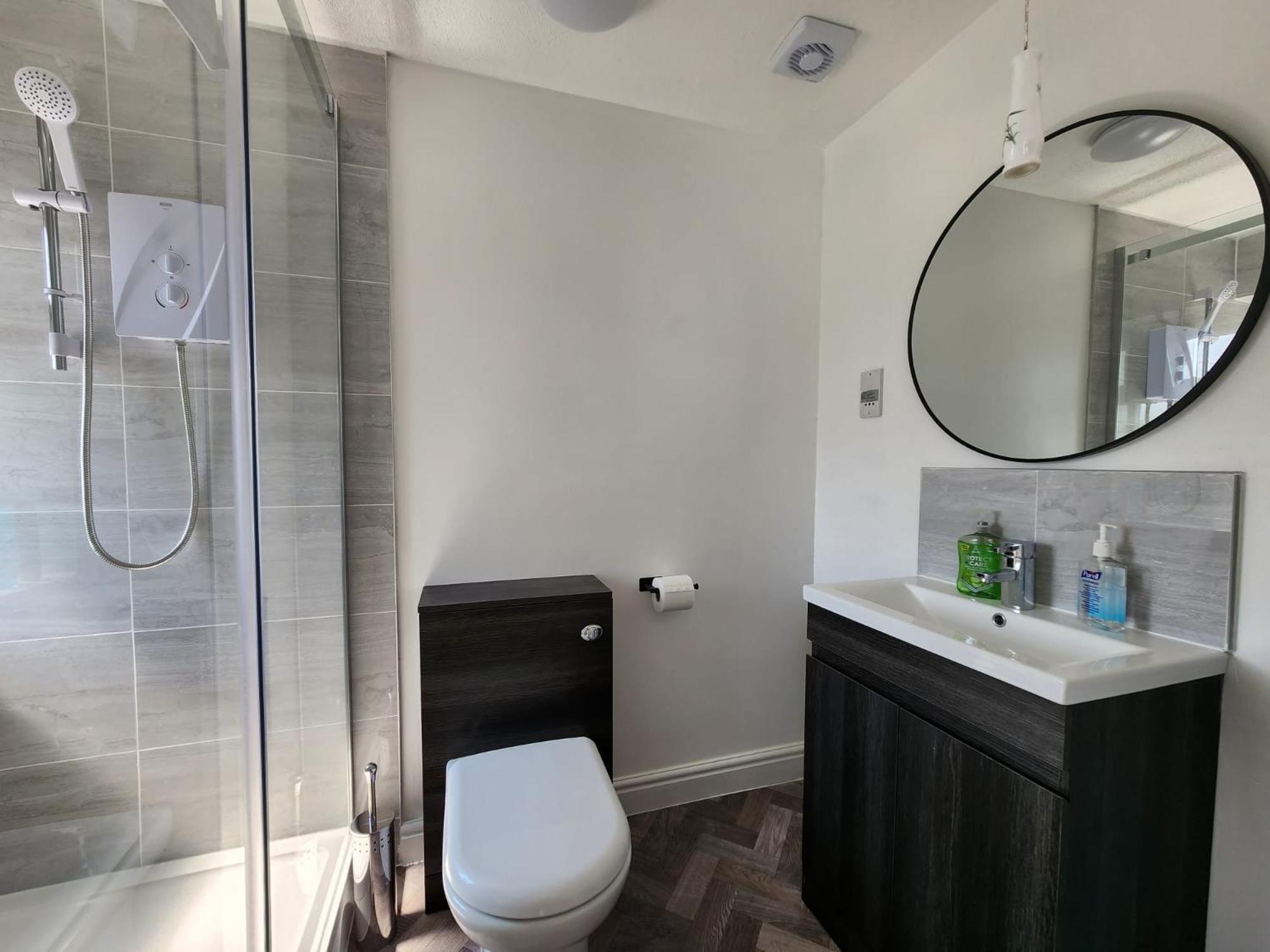 Kennedy Villa - 5 Bedroom House With Hot Tub, Wifi, Free Parkings, Close To Bicester Village Eksteriør billede